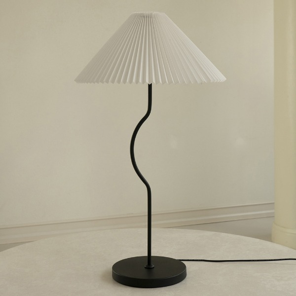 FF COLLECTIVE PLEATED MEDIUM STAND LAMP - BLACK