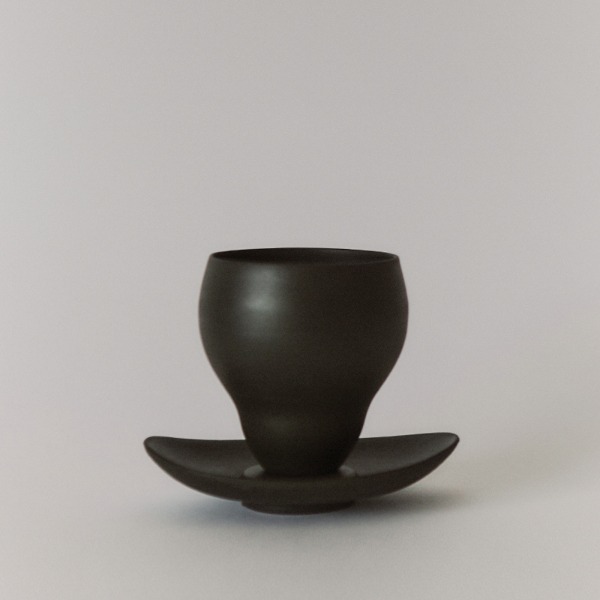 sum Cup &amp; Saucer / earthy black